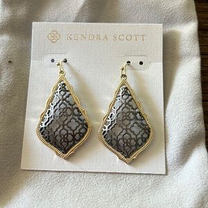 Kendra Scott Addie Earrings in Gunmetal & Gold